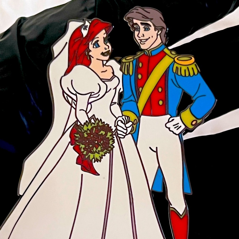 PIN ARIEL & PRINCE ERIC WEDDING 3 INCH JUMBO FANTASY PIN